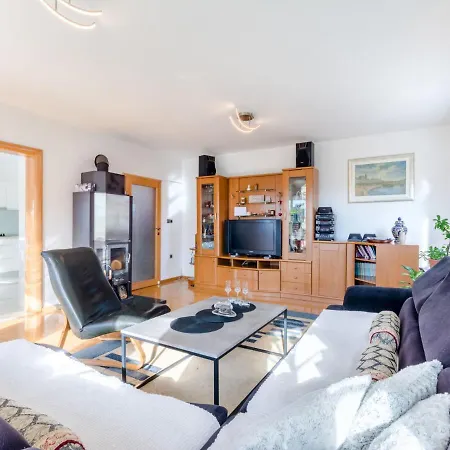 Queen Ahn By Interhome