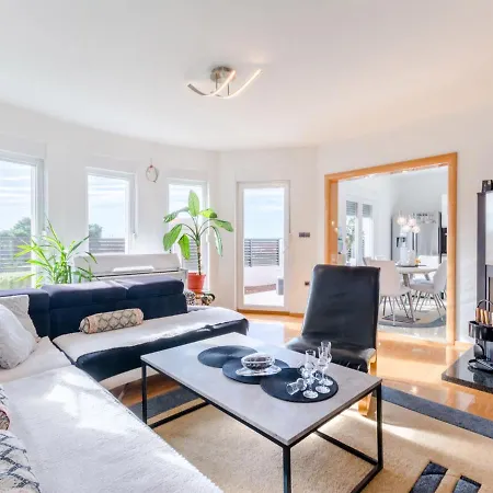 Queen Ahn By Interhome *