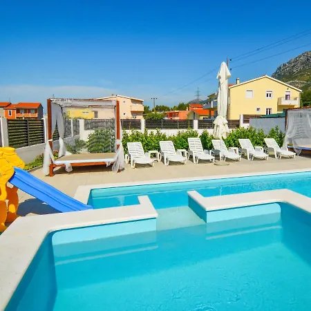 Queen Ahn By Interhome