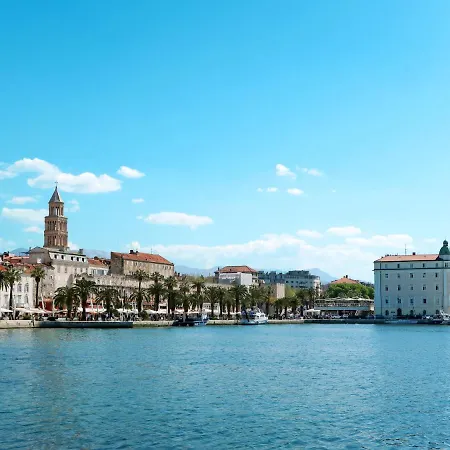 Queen Ahn By Interhome Kaštela