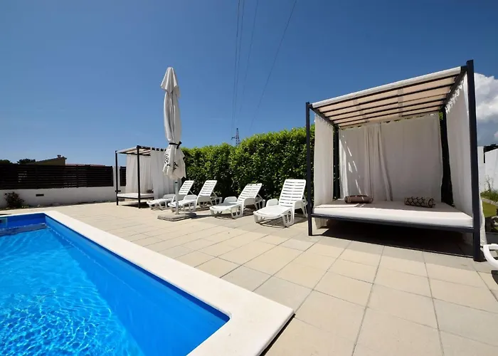 Дом отдыха Queen Ahn With Heated Pool By Interhome *