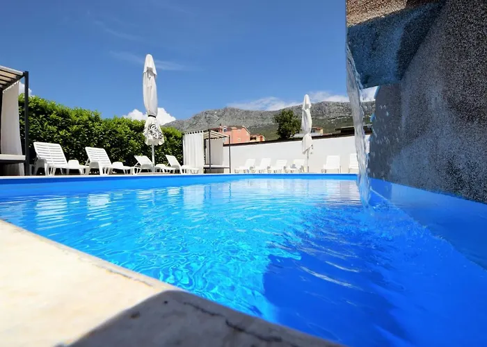 Queen Ahn With Heated Pool By Interhome Дом отдыха